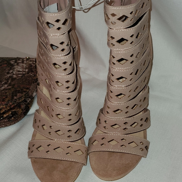 Shoedazzle  Heels with Zipper sz 8.5 - Picture 5 of 8